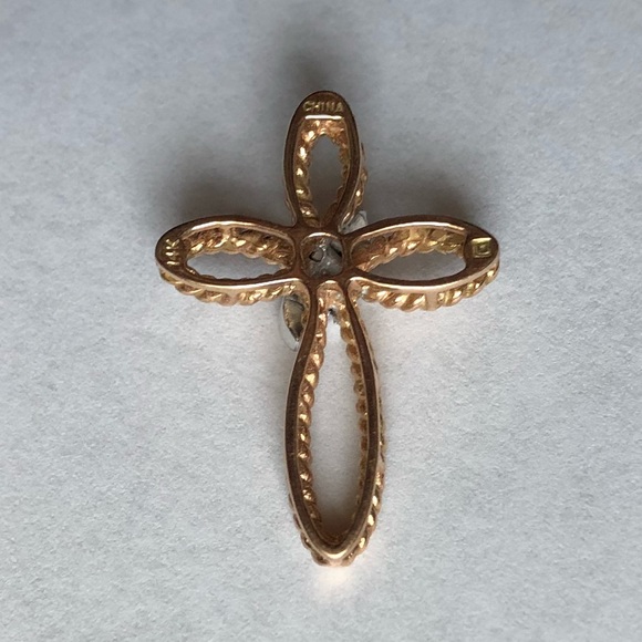 Gold & diamond cross pendant - Picture 3 of 4